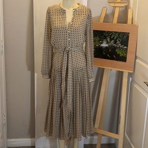 19" pit to pit Banana Republic Long Sleeve Dress